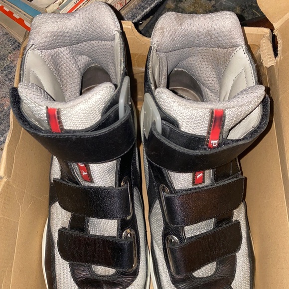 Prada boots mens used has marker marks on the toe section - Picture 4 of 8